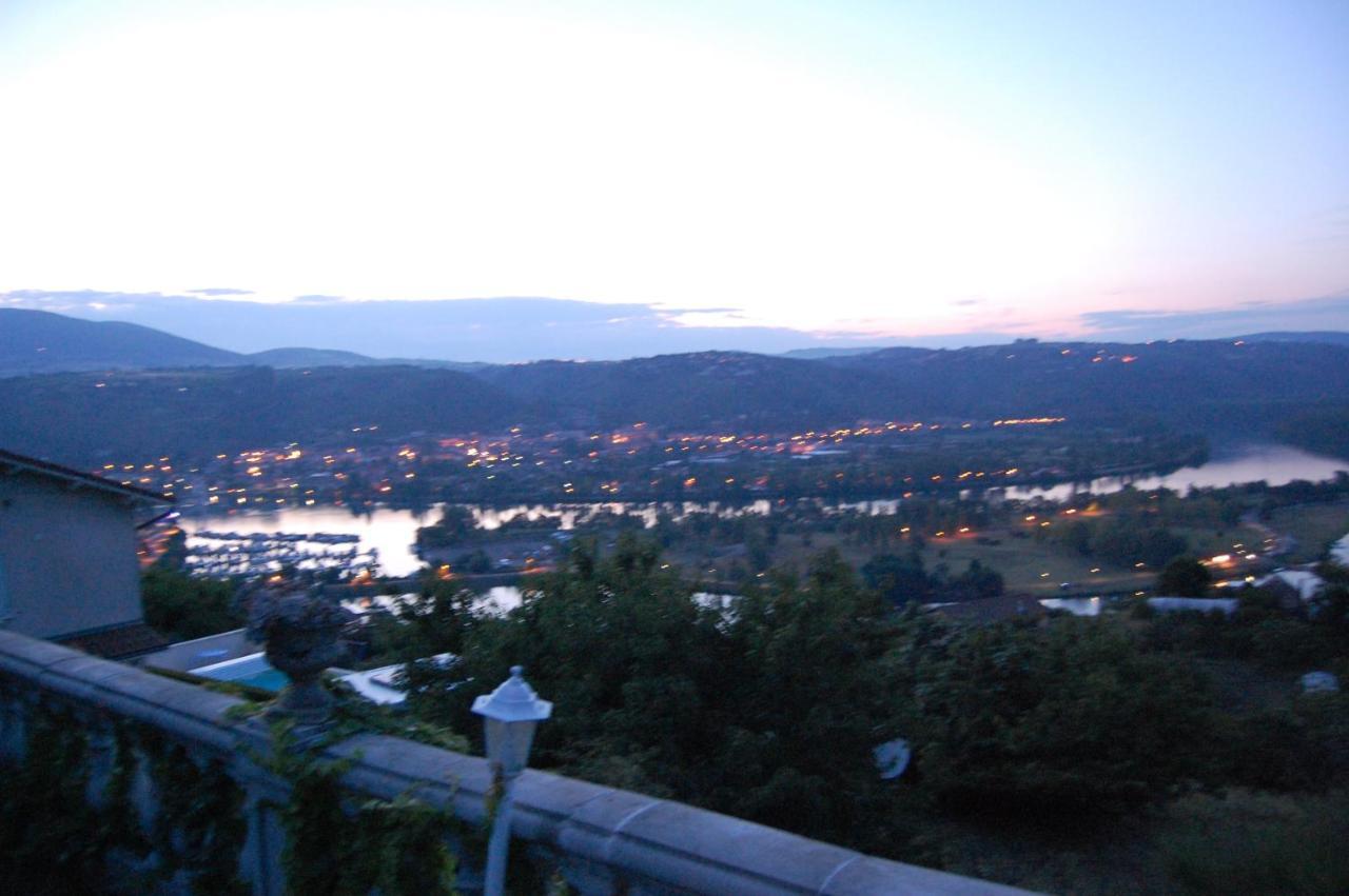 Villa Panoramique Saint-Clair-du-Rhone ภายนอก รูปภาพ